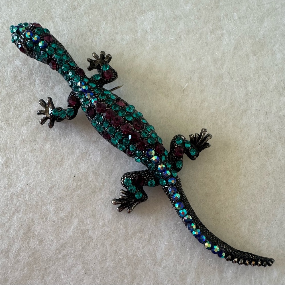 Vintage Green Crystal Pave Rhinestone Silver Alligator Crocodile Brooch Pin